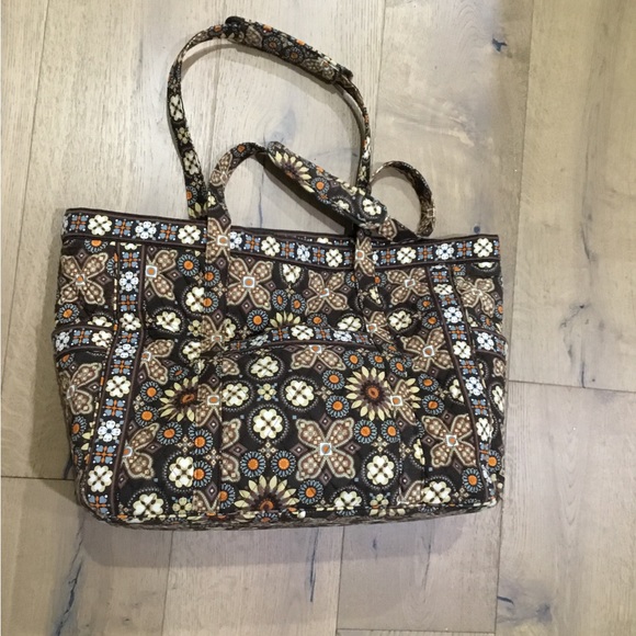 Vera Bradley travel tote - Picture 2 of 6